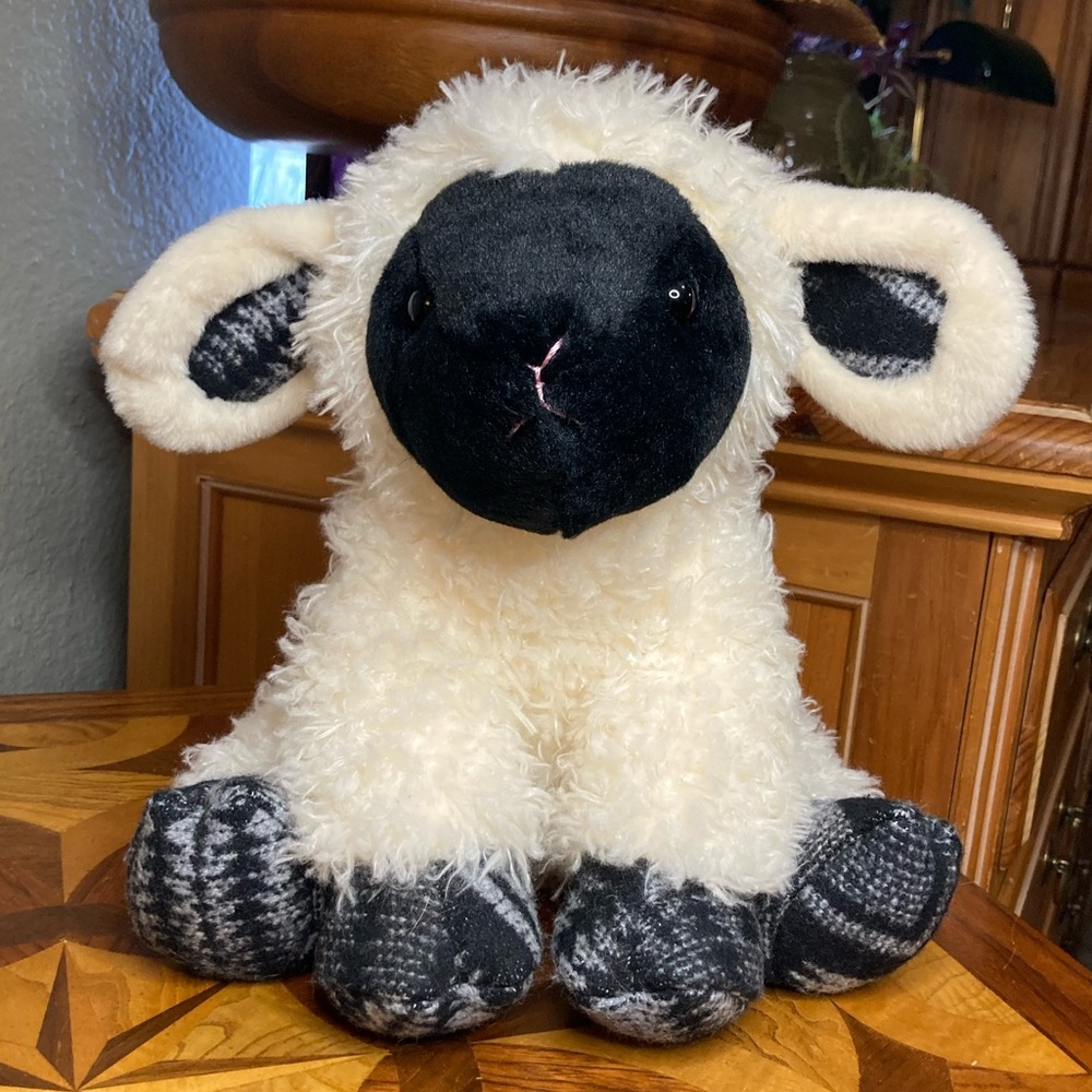 Gund x Pendleton Fannie lamb plush toy NWOT